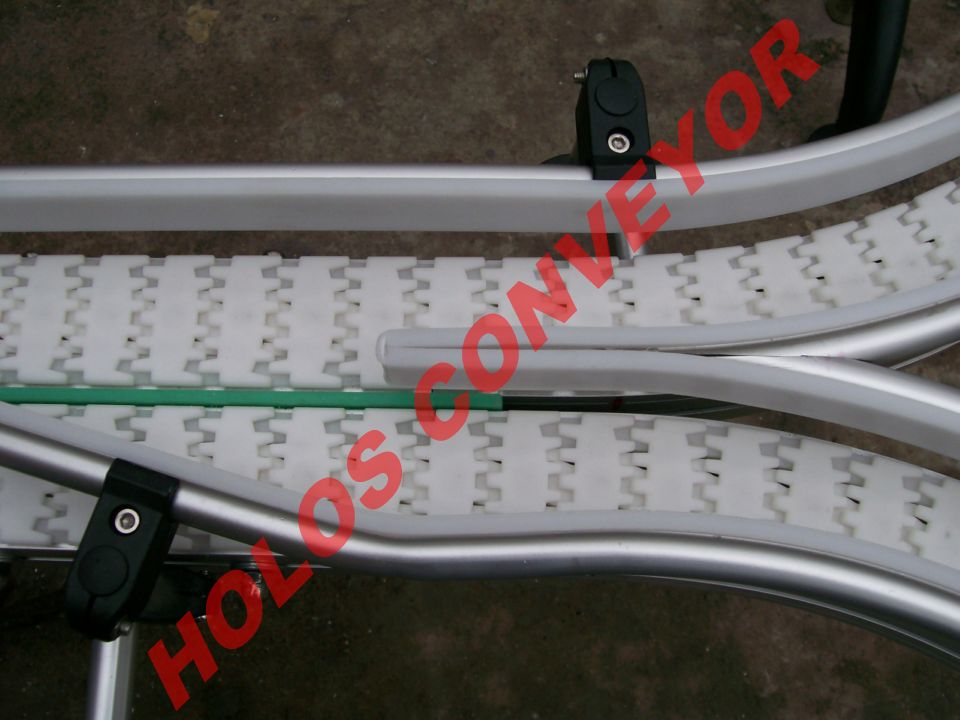 堅固且穩(wěn)定的柔性鏈輸送機(jī)