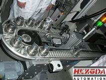 柔性鏈輸送線(xiàn)在醫(yī)藥、機(jī)械零件、食品和飲料工業(yè)中的應(yīng)用是什么？