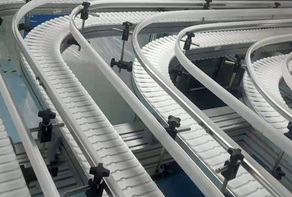 核心硬件材質(zhì)對(duì)柔性鏈輸送線的價(jià)格有什么影響？